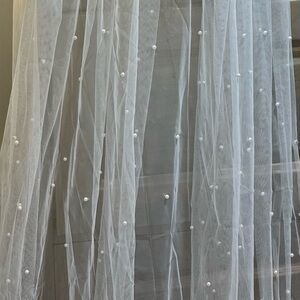 Veil-Pearl Details​